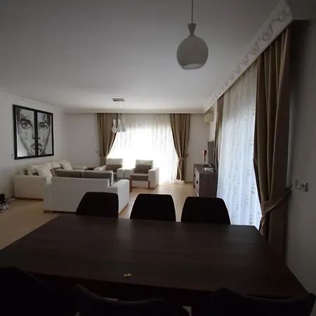 A&j Apartments- Aegean Heights 1 4bed *